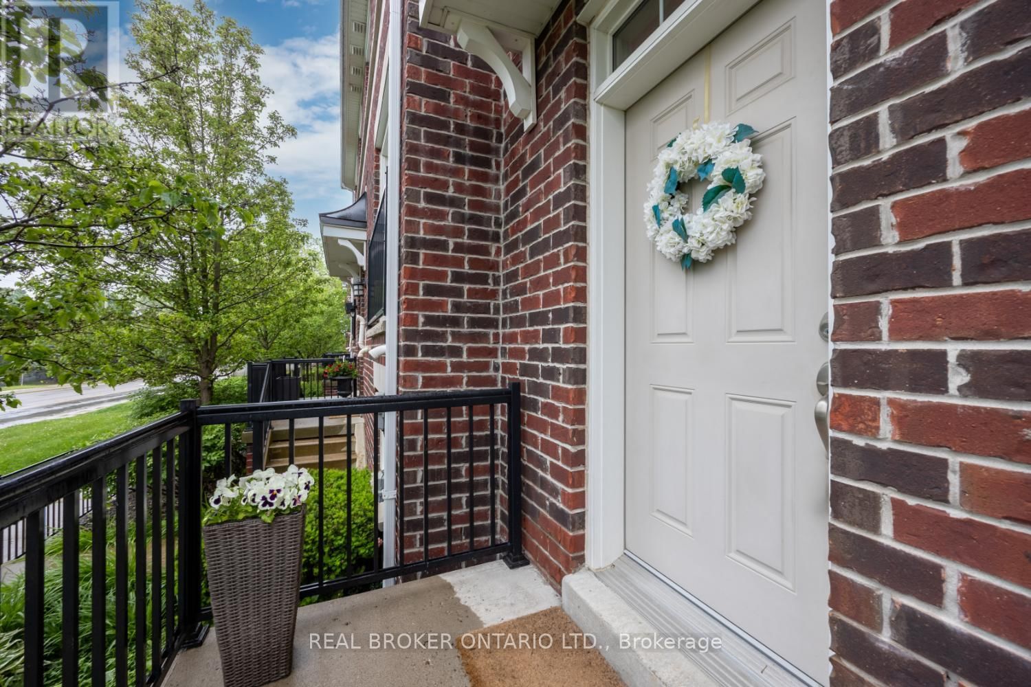 9 - 571 LONGWORTH AVENUE Image 2