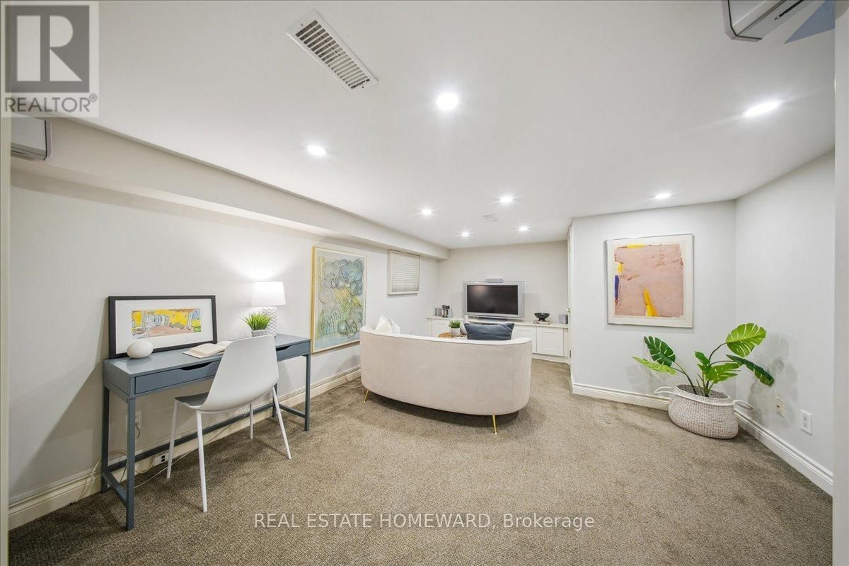 98 SPARKHALL AVENUE Image 24