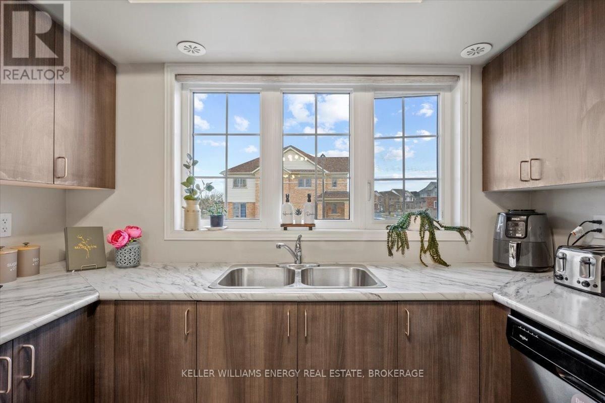 2372 CHEVRON PRINCE PATH Image 9
