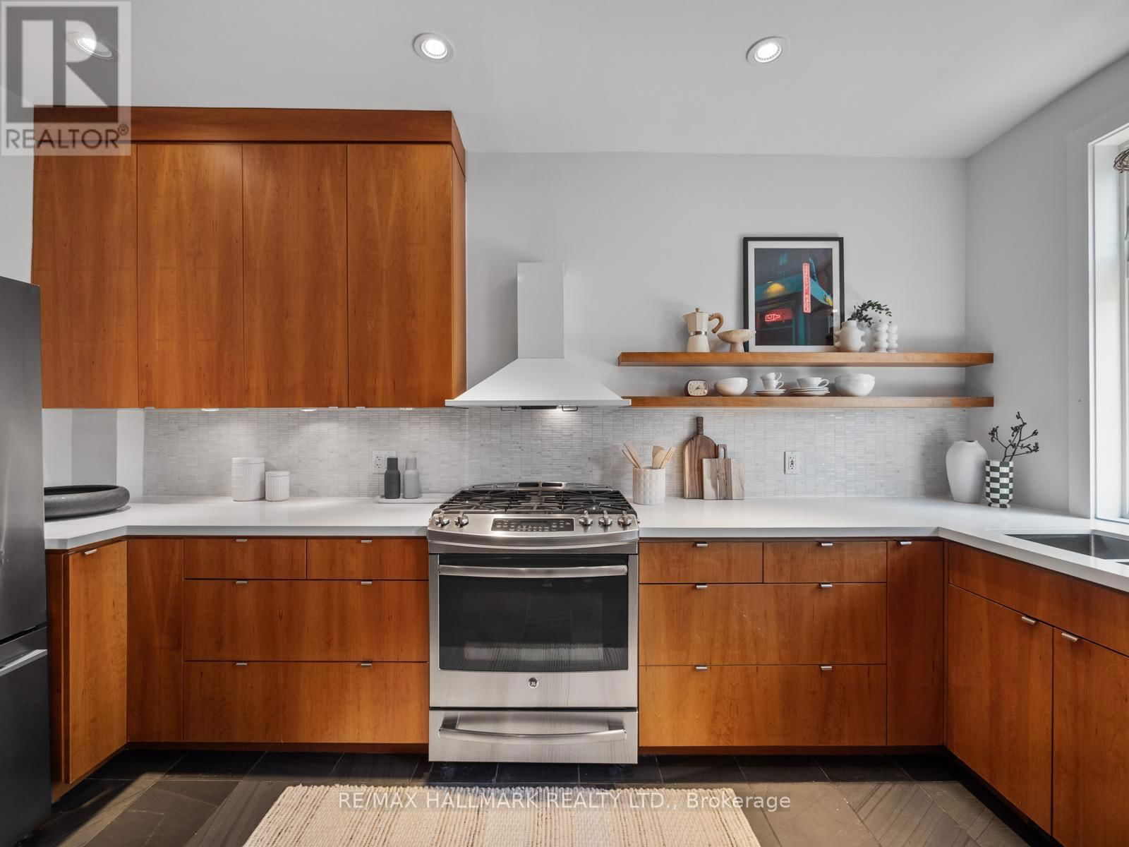275 WITHROW AVENUE Image 15