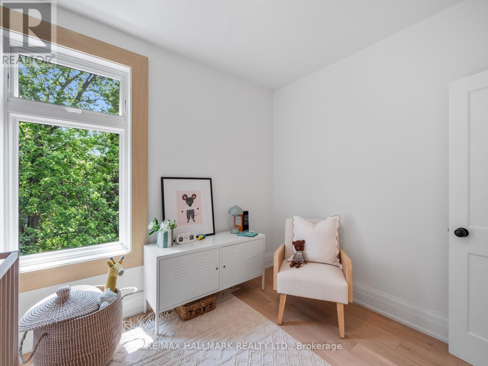 275 WITHROW AVENUE Image 21