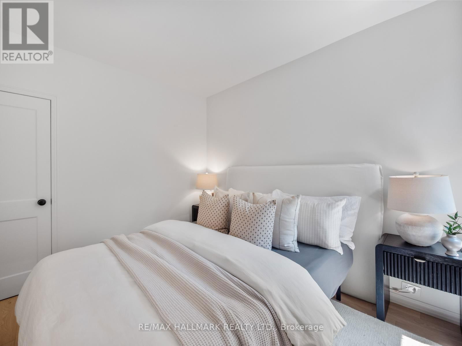 275 WITHROW AVENUE Image 23