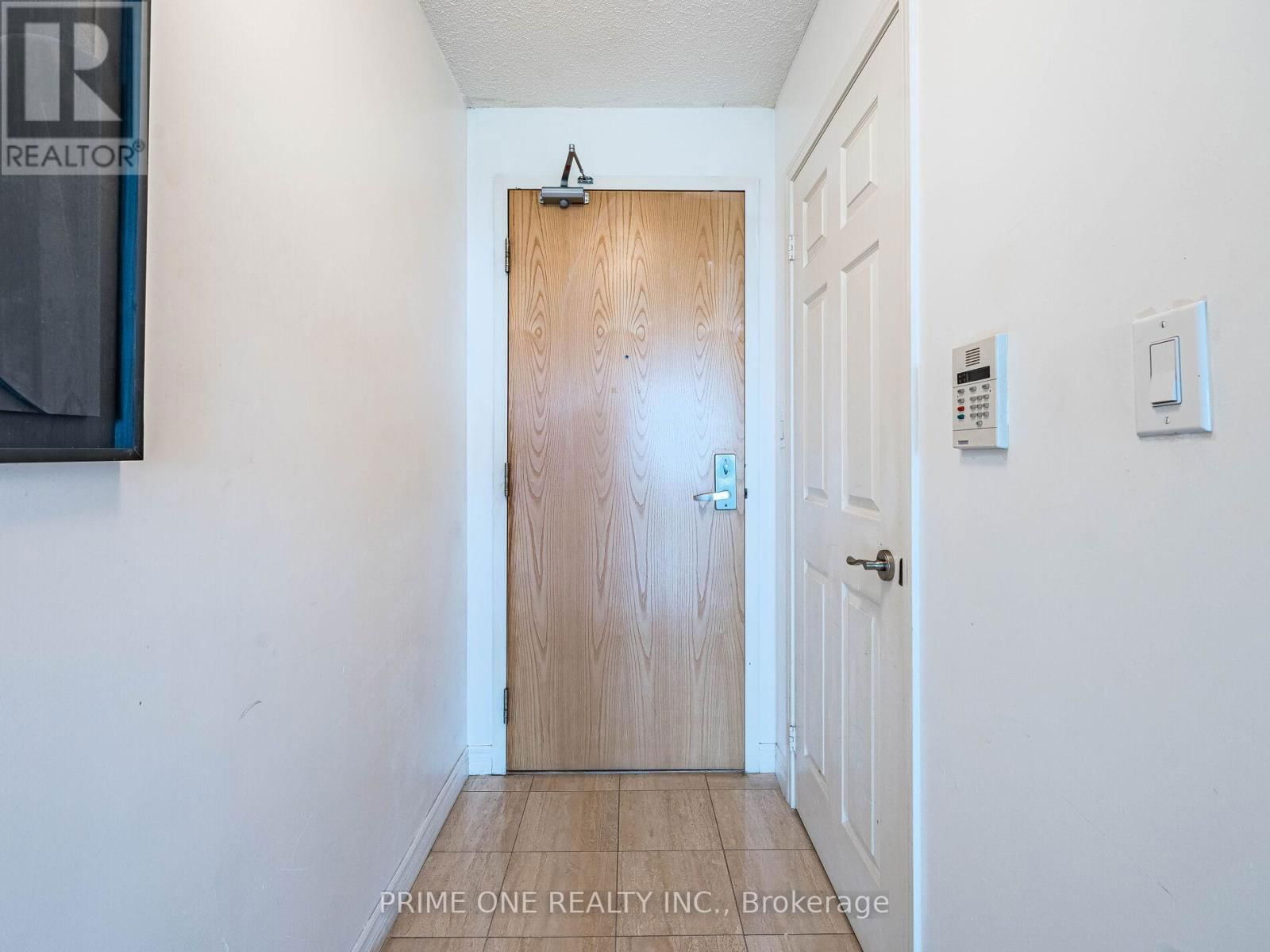 2902 - 88 GRANGEWAY AVENUE Image 10