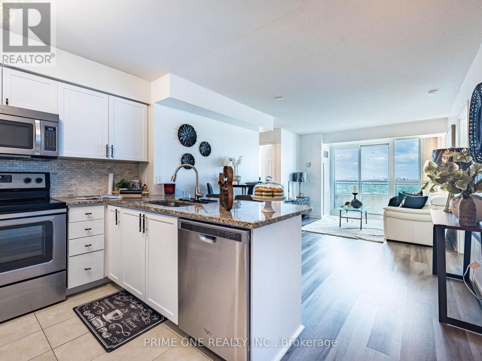 2902 - 88 GRANGEWAY AVENUE Image 11