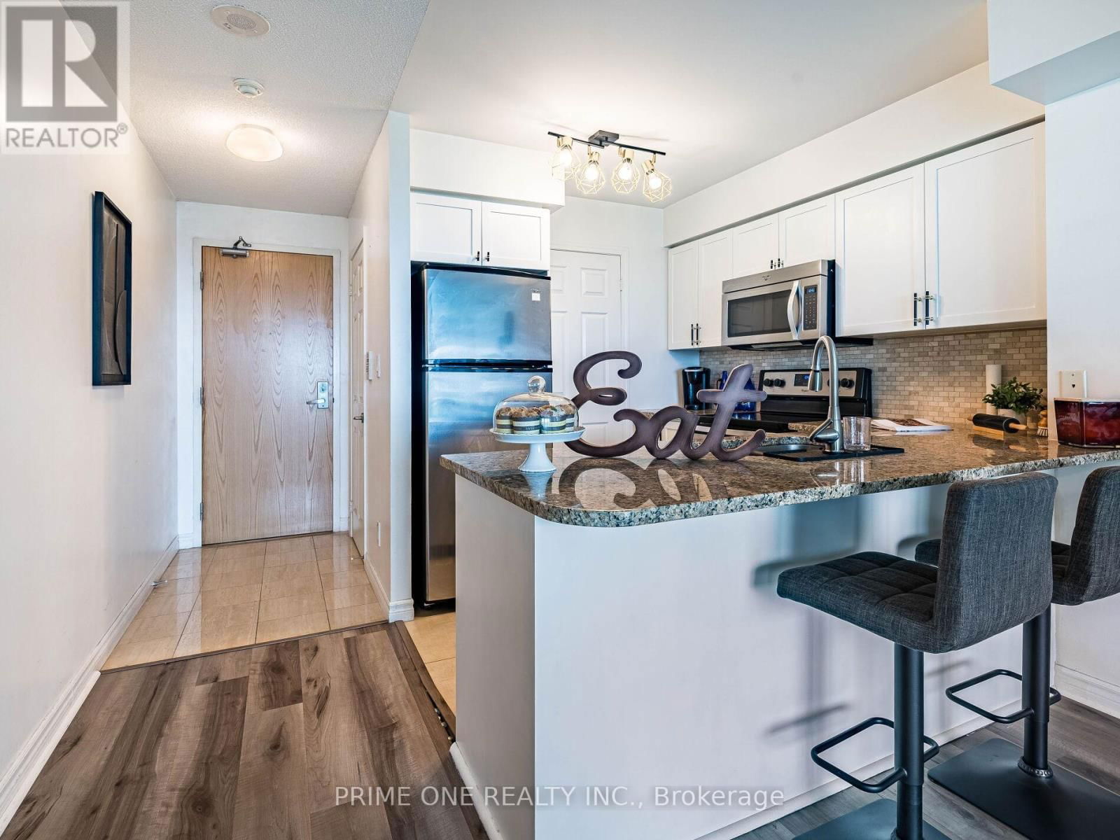 2902 - 88 GRANGEWAY AVENUE Image 12