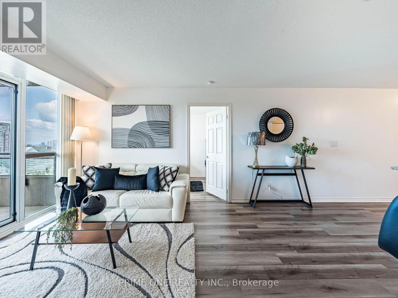 2902 - 88 GRANGEWAY AVENUE Image 18