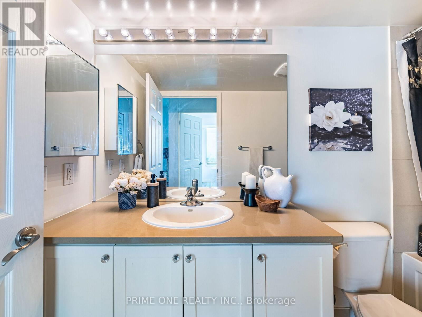 2902 - 88 GRANGEWAY AVENUE Image 33