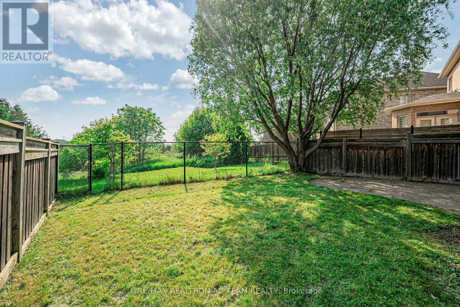 39 BEVERTON CRESCENT Image 36