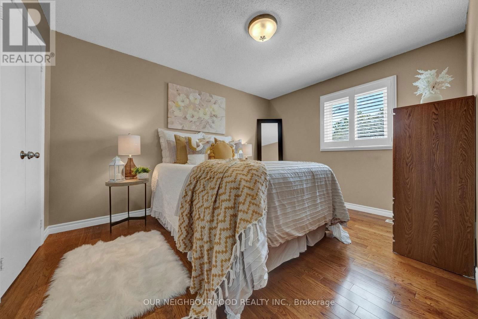 1 SYLVIA COURT Image 18