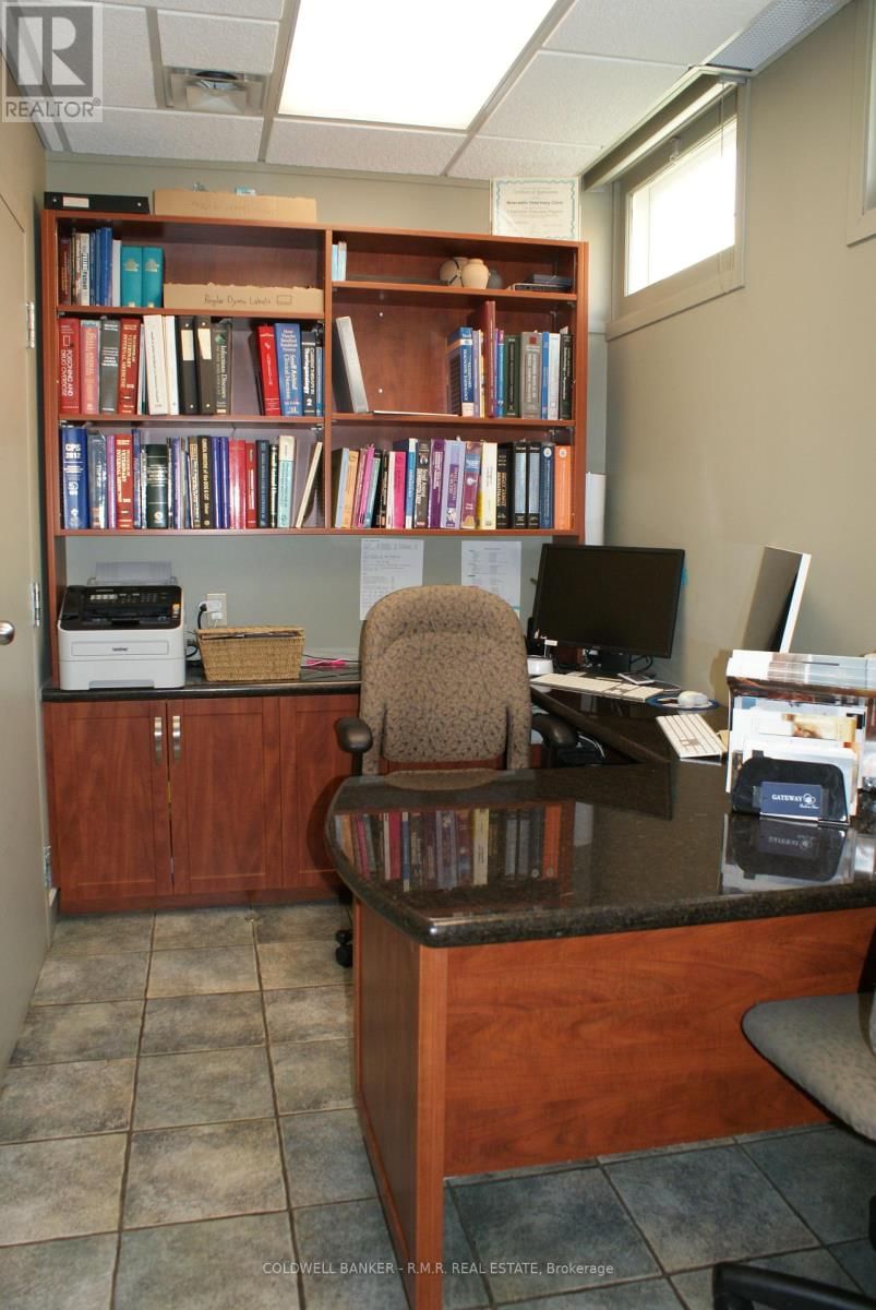 108 KING AVENUE WEST Image 8