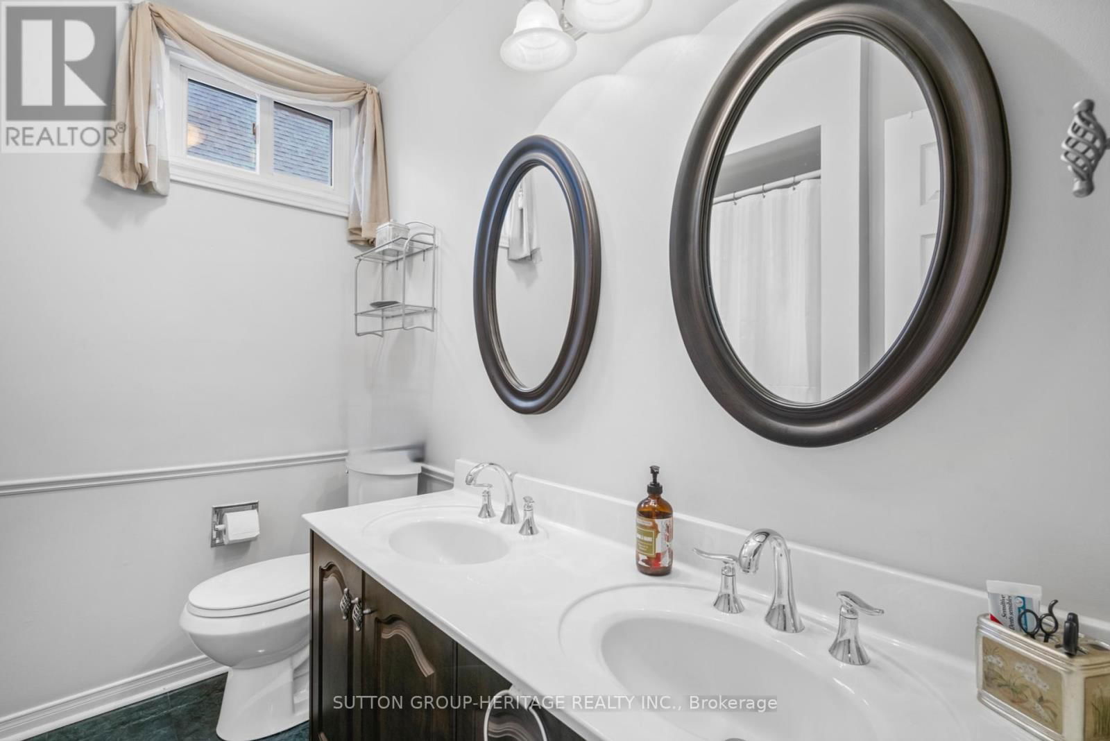 943 GABLEHURST CRESCENT Image 12