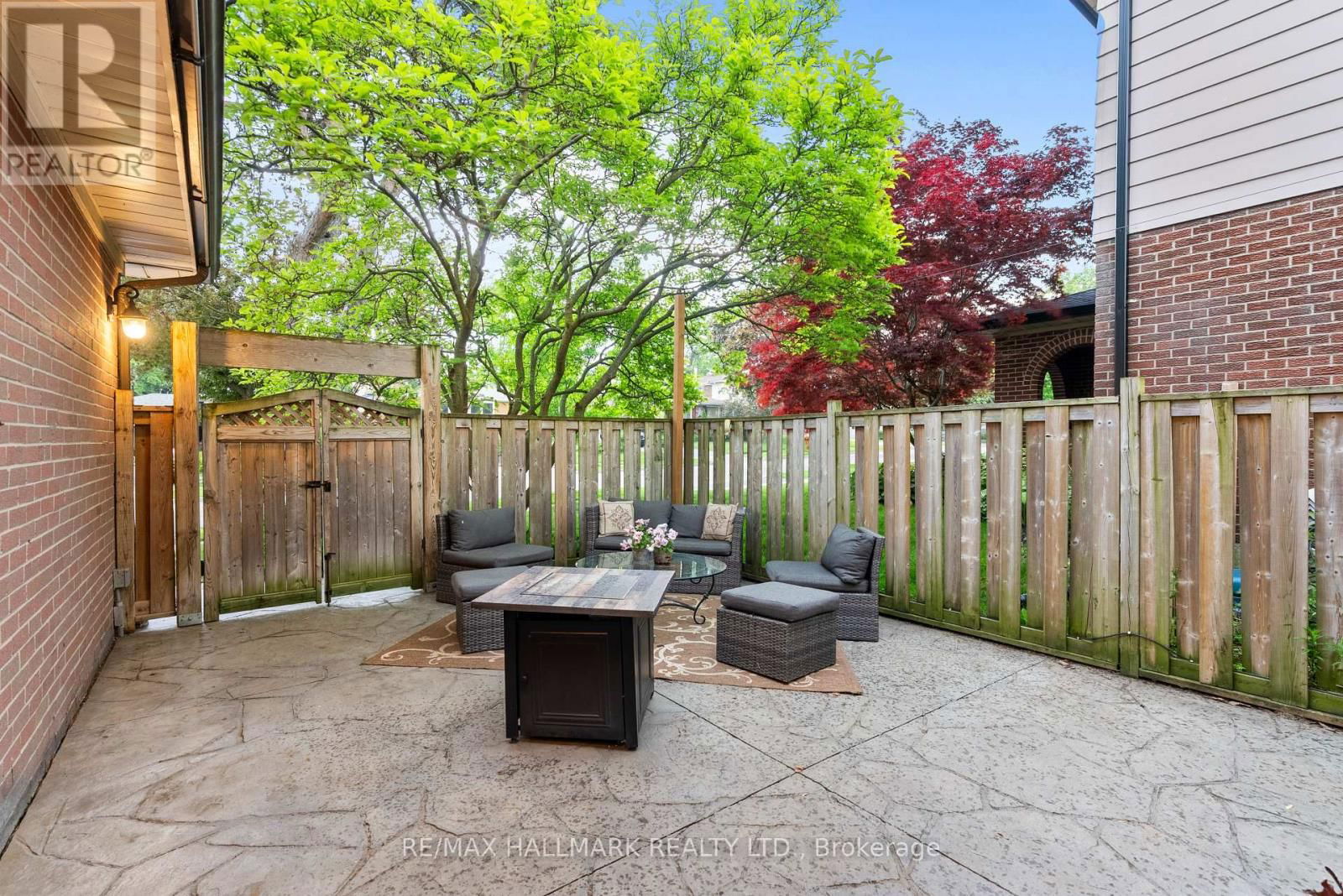 2 WICHEY ROAD Image 34