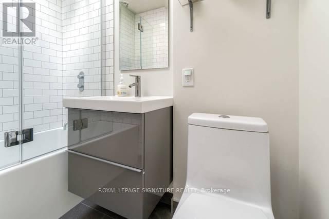 53 BROWNING AVENUE Image 15