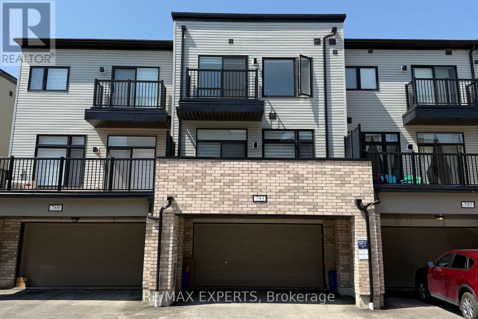 793 CONLIN ROAD EAST Image 32