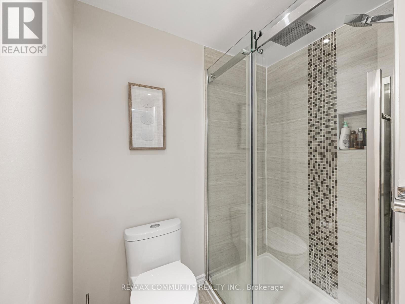 87 LOWRY SQUARE Image 19