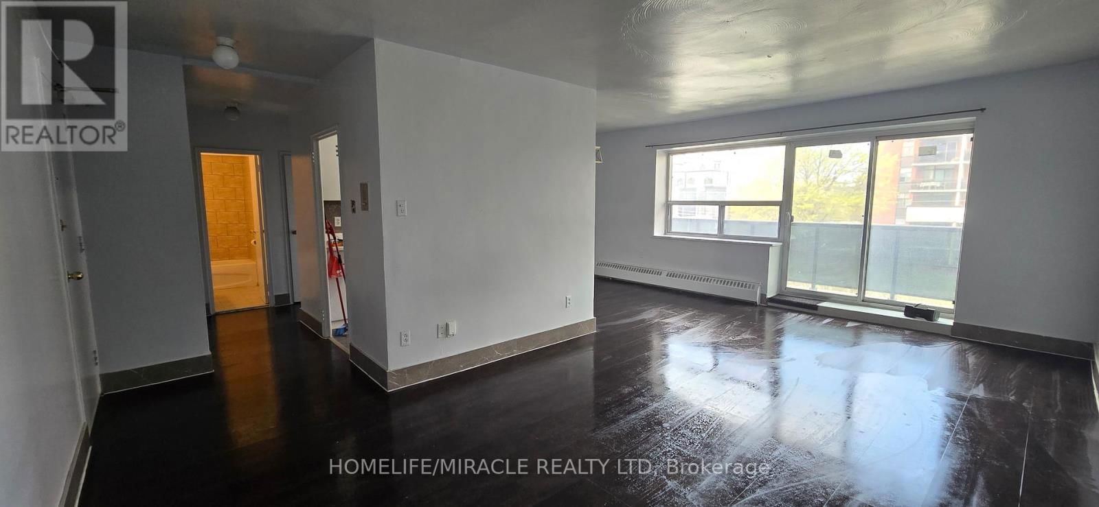 305 - 1651 VICTORIA PK AVENUE Image 7