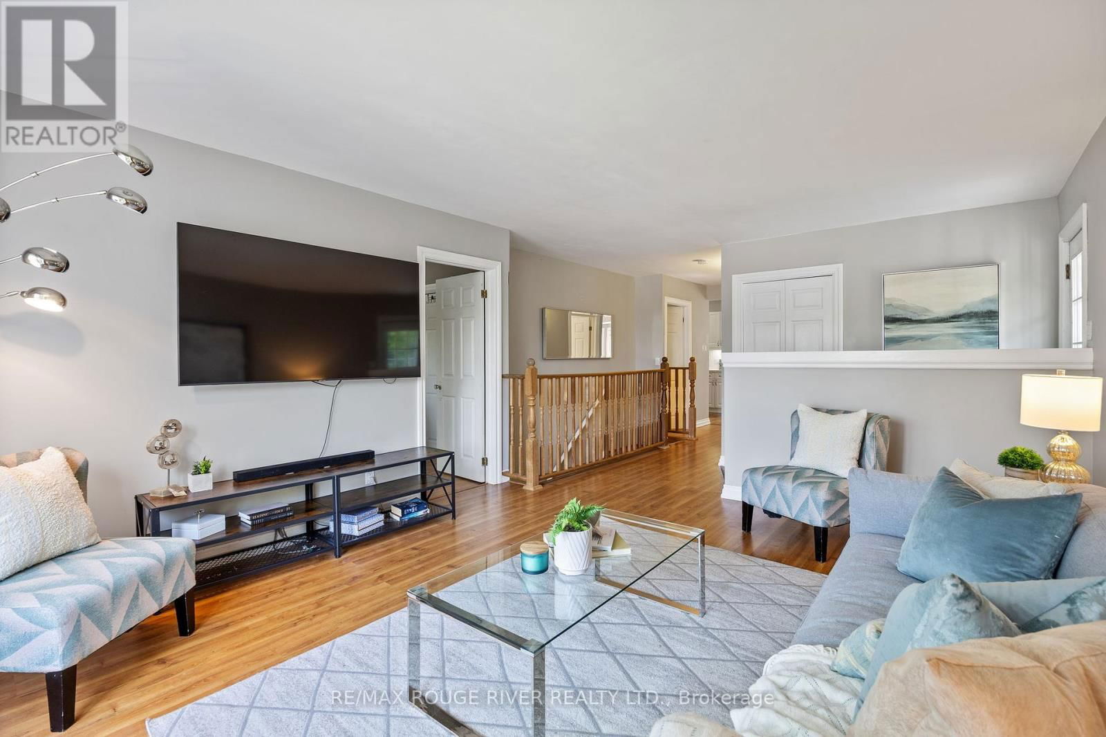 716 HILLCREST ROAD Image 10