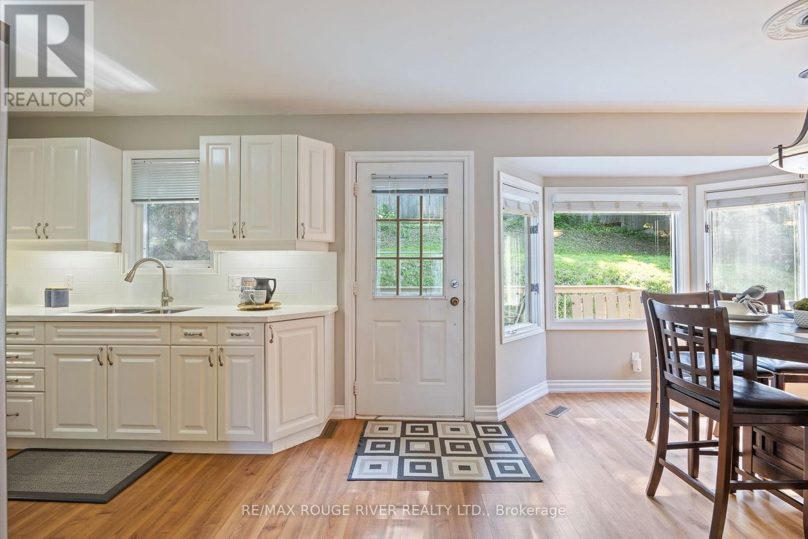 716 HILLCREST ROAD Image 12