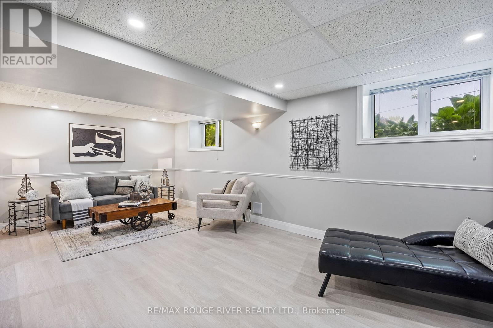 716 HILLCREST ROAD Image 25
