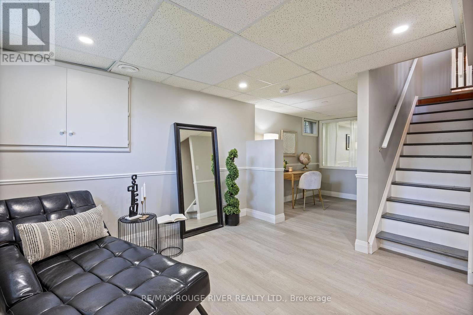 716 HILLCREST ROAD Image 28
