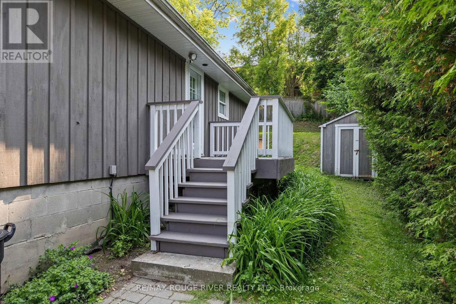 716 HILLCREST ROAD Image 3