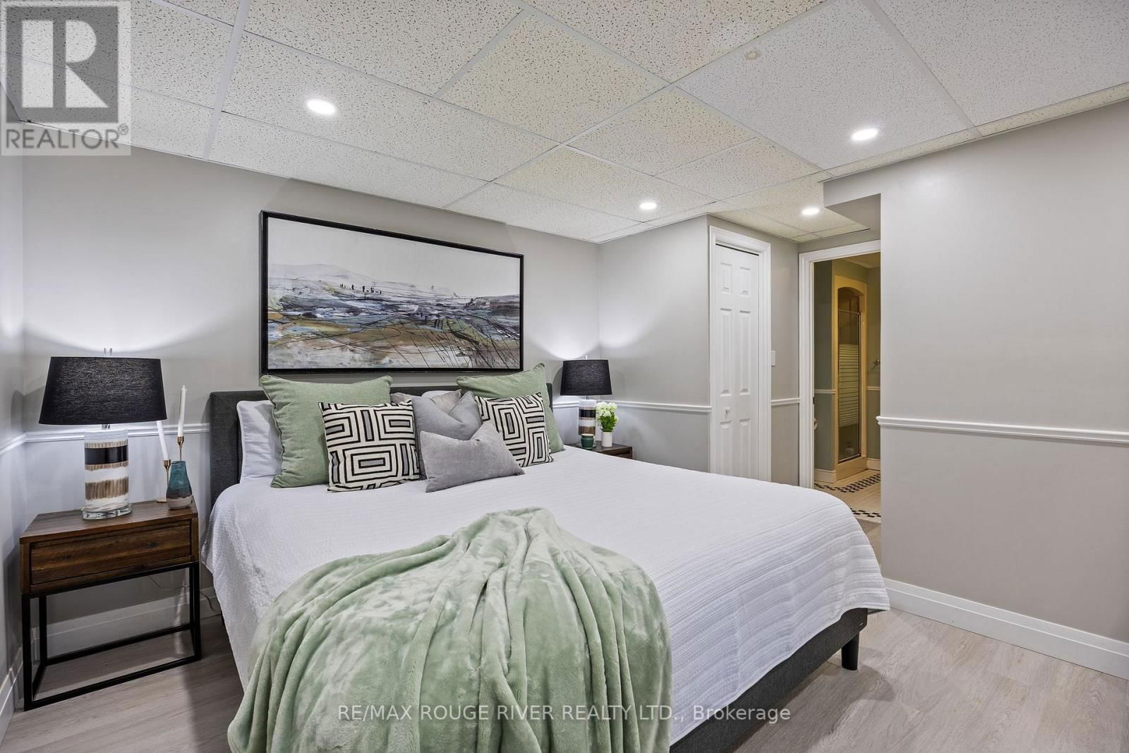 716 HILLCREST ROAD Image 35