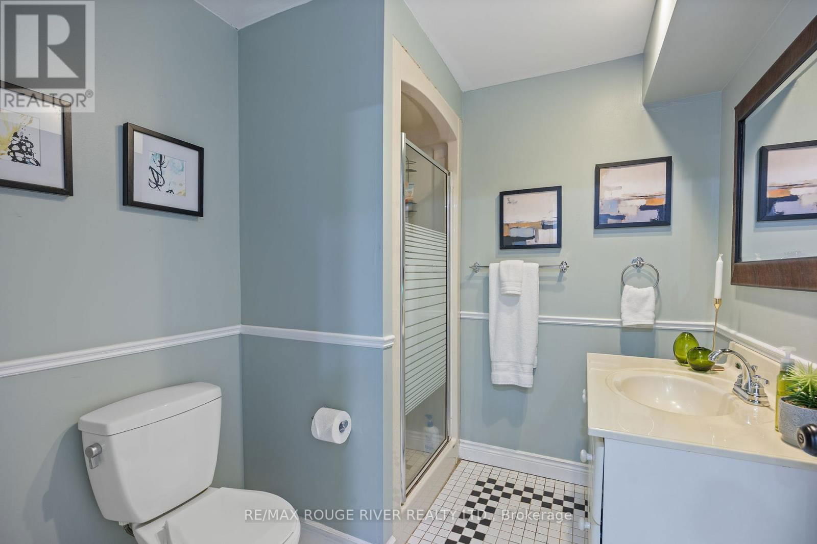 716 HILLCREST ROAD Image 37