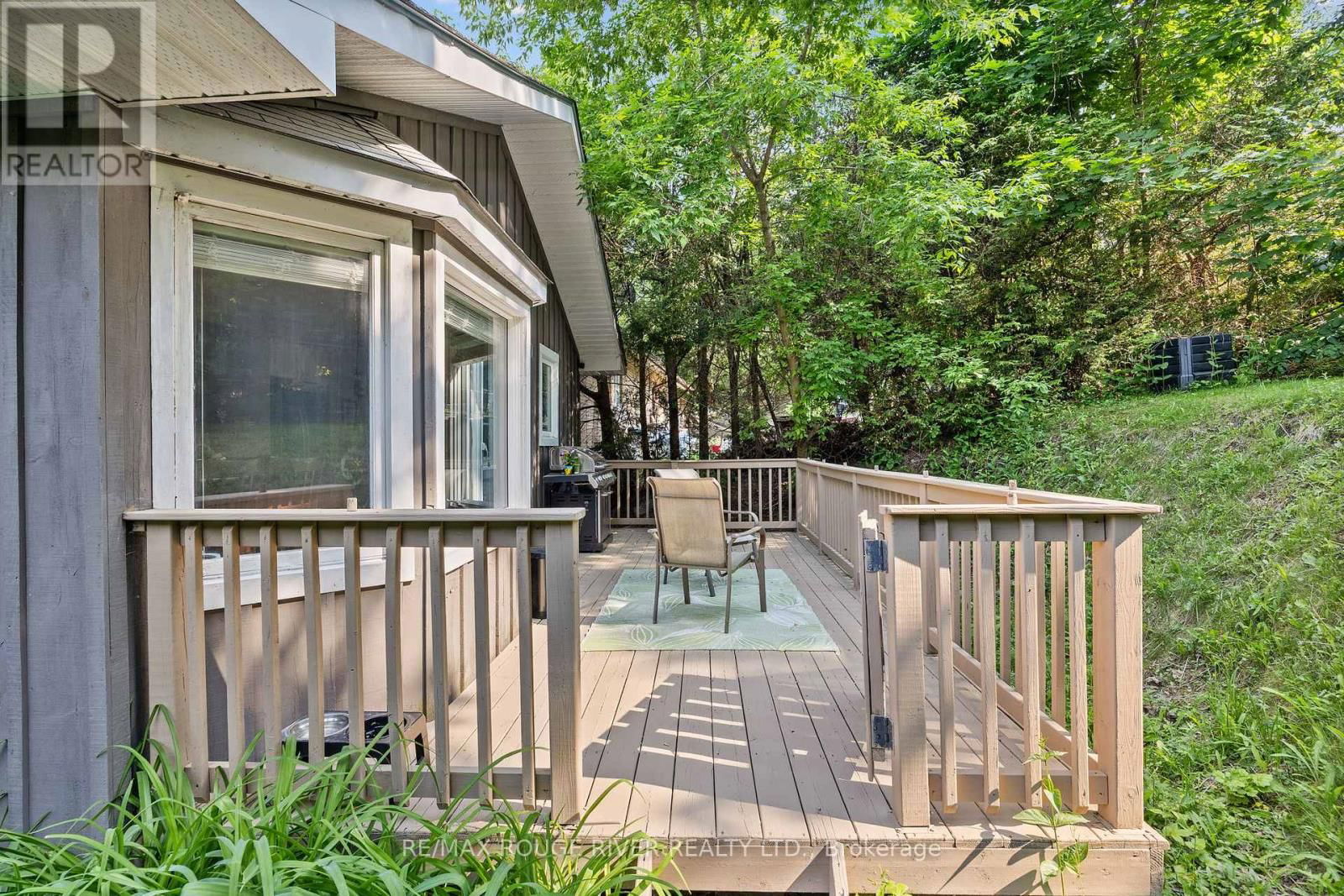 716 HILLCREST ROAD Image 40