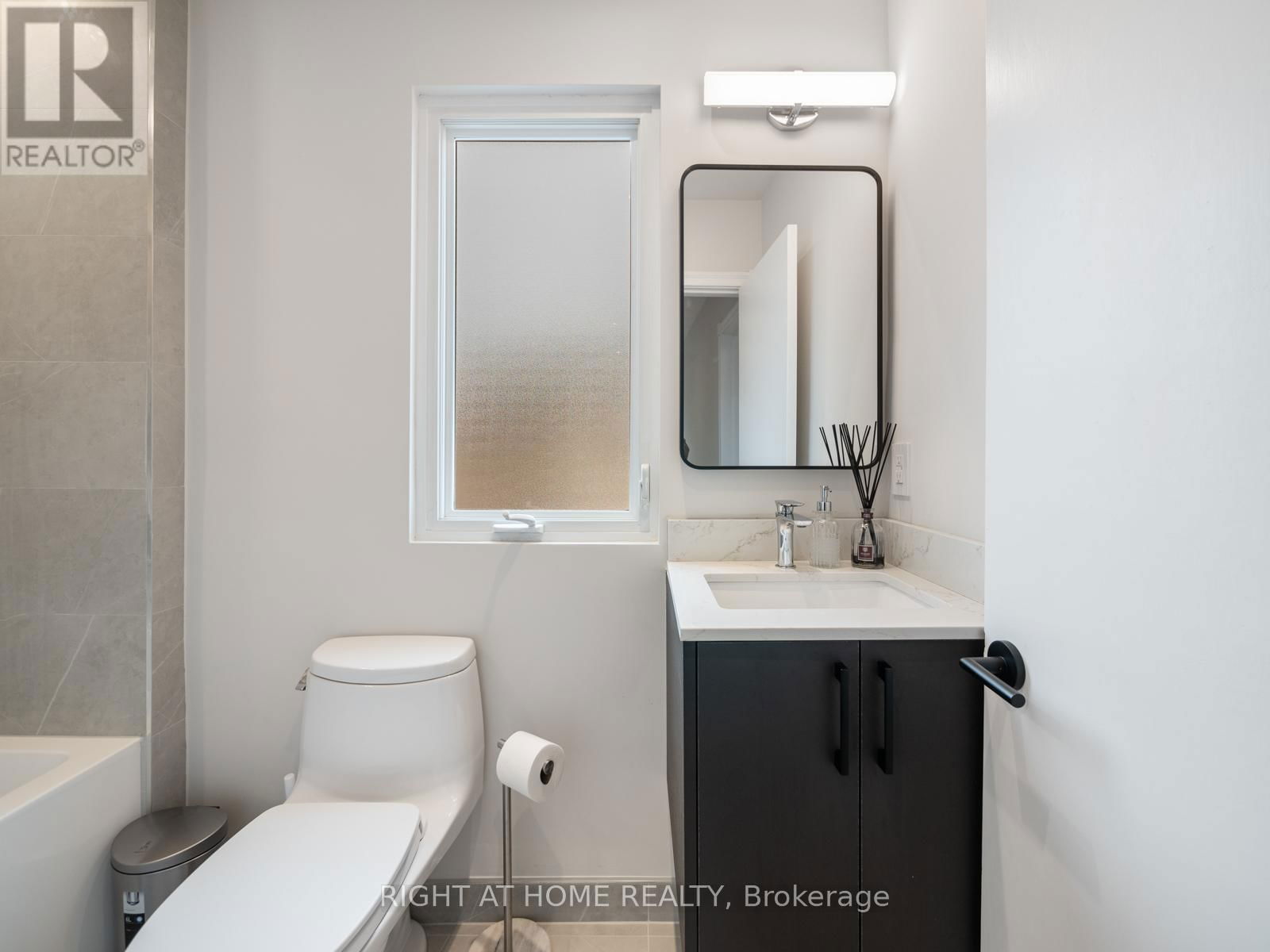 49 AMSTERDAM AVENUE Image 27