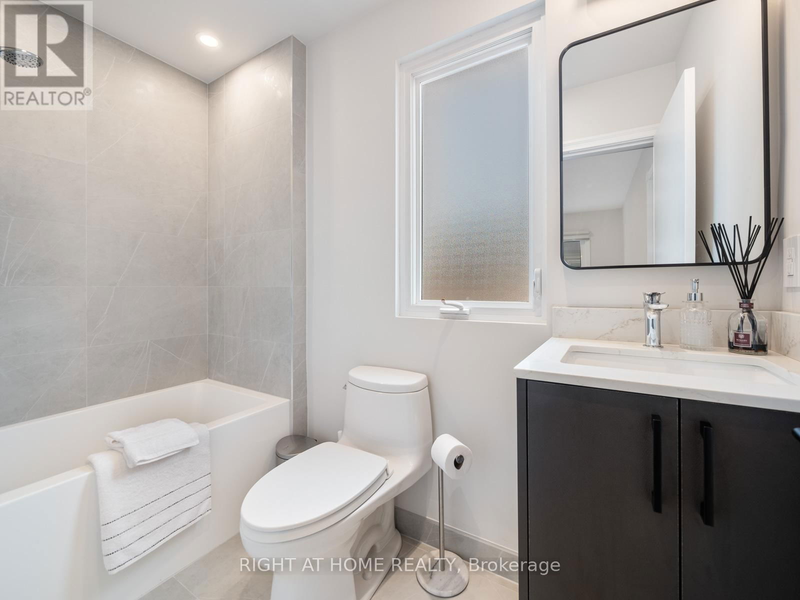49 AMSTERDAM AVENUE Image 28