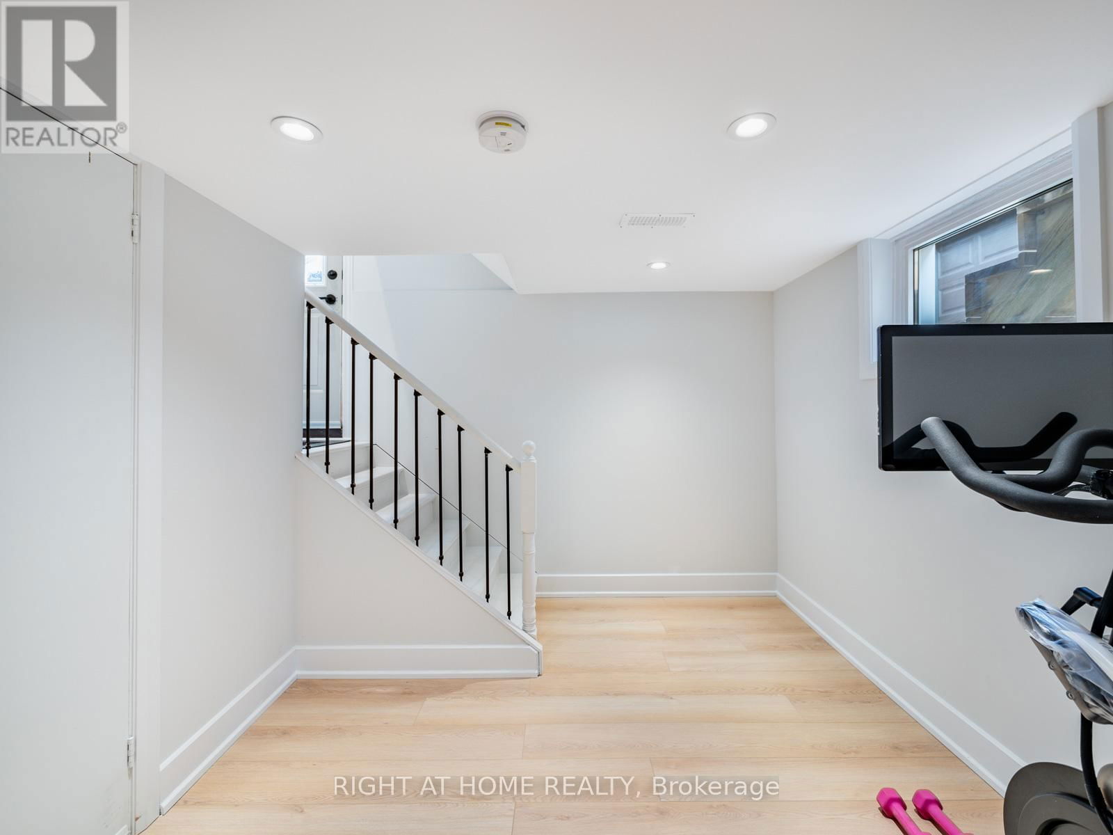 49 AMSTERDAM AVENUE Image 32