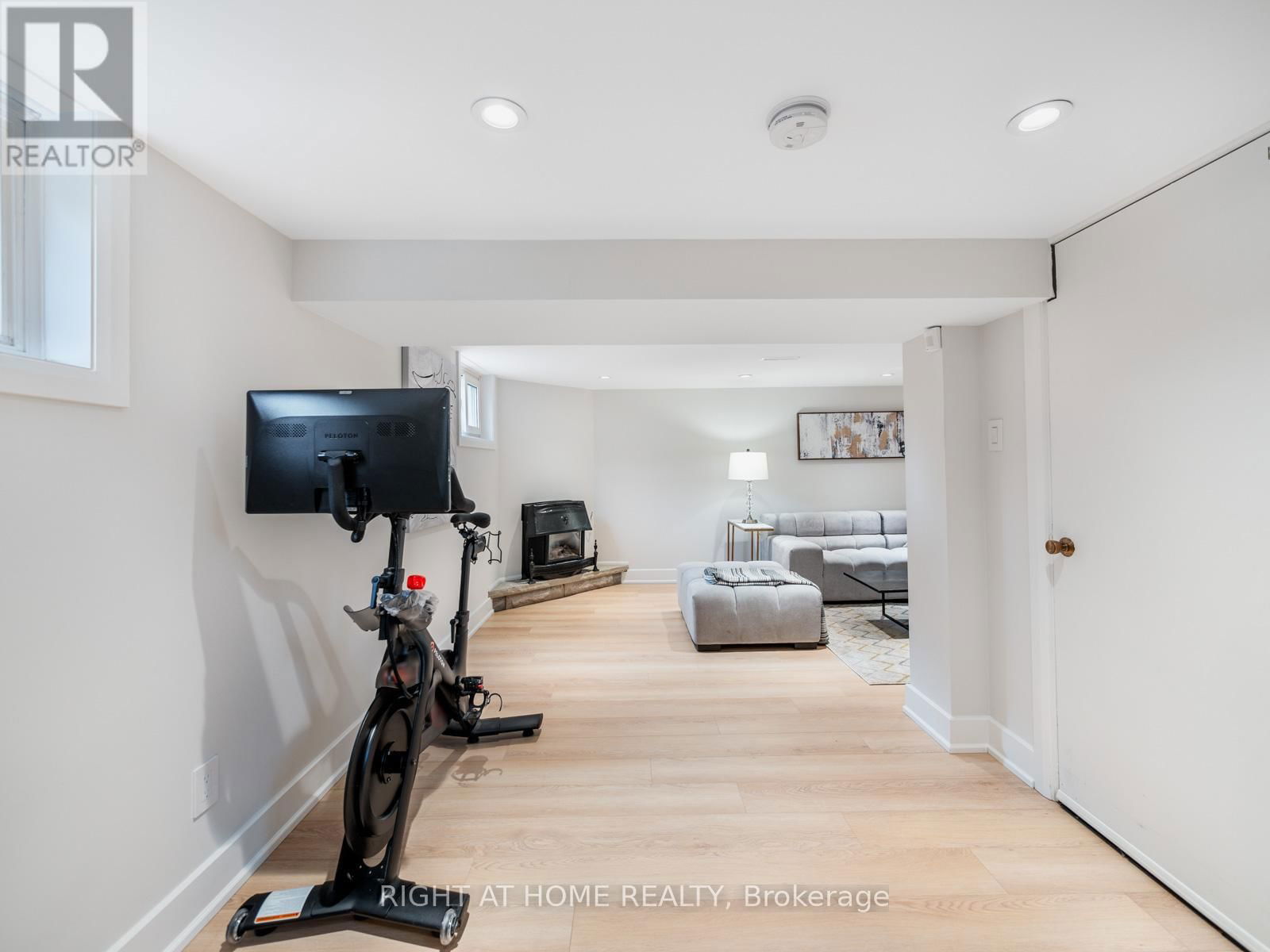 49 AMSTERDAM AVENUE Image 34