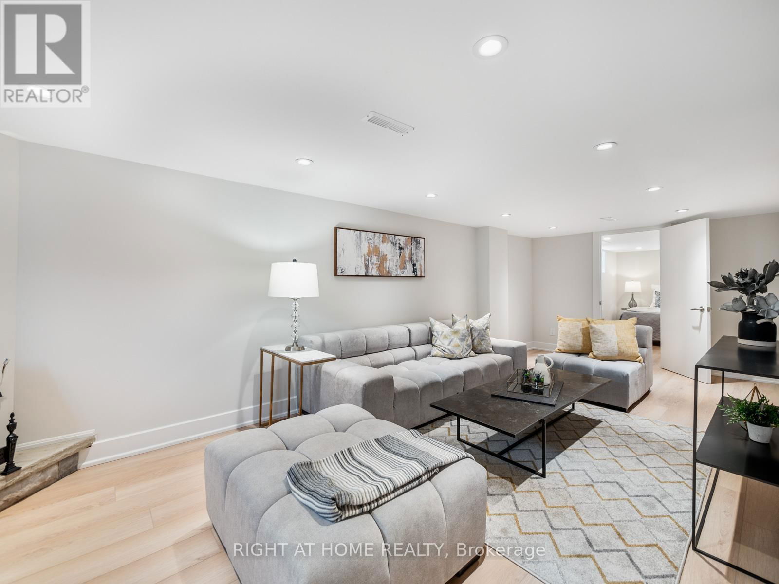 49 AMSTERDAM AVENUE Image 35