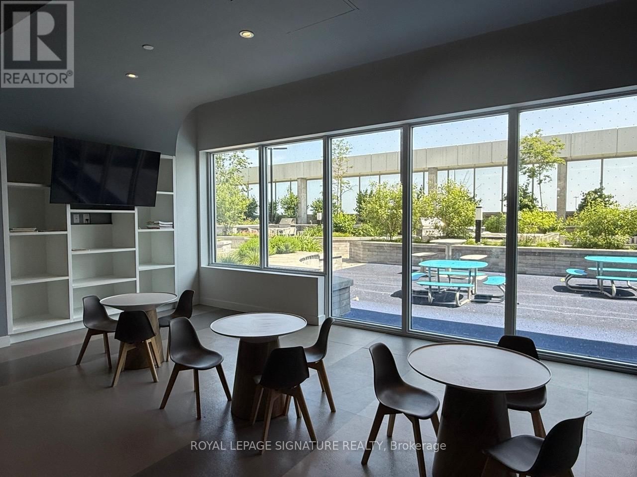 322 - 2033 KENNEDY ROAD Image 25