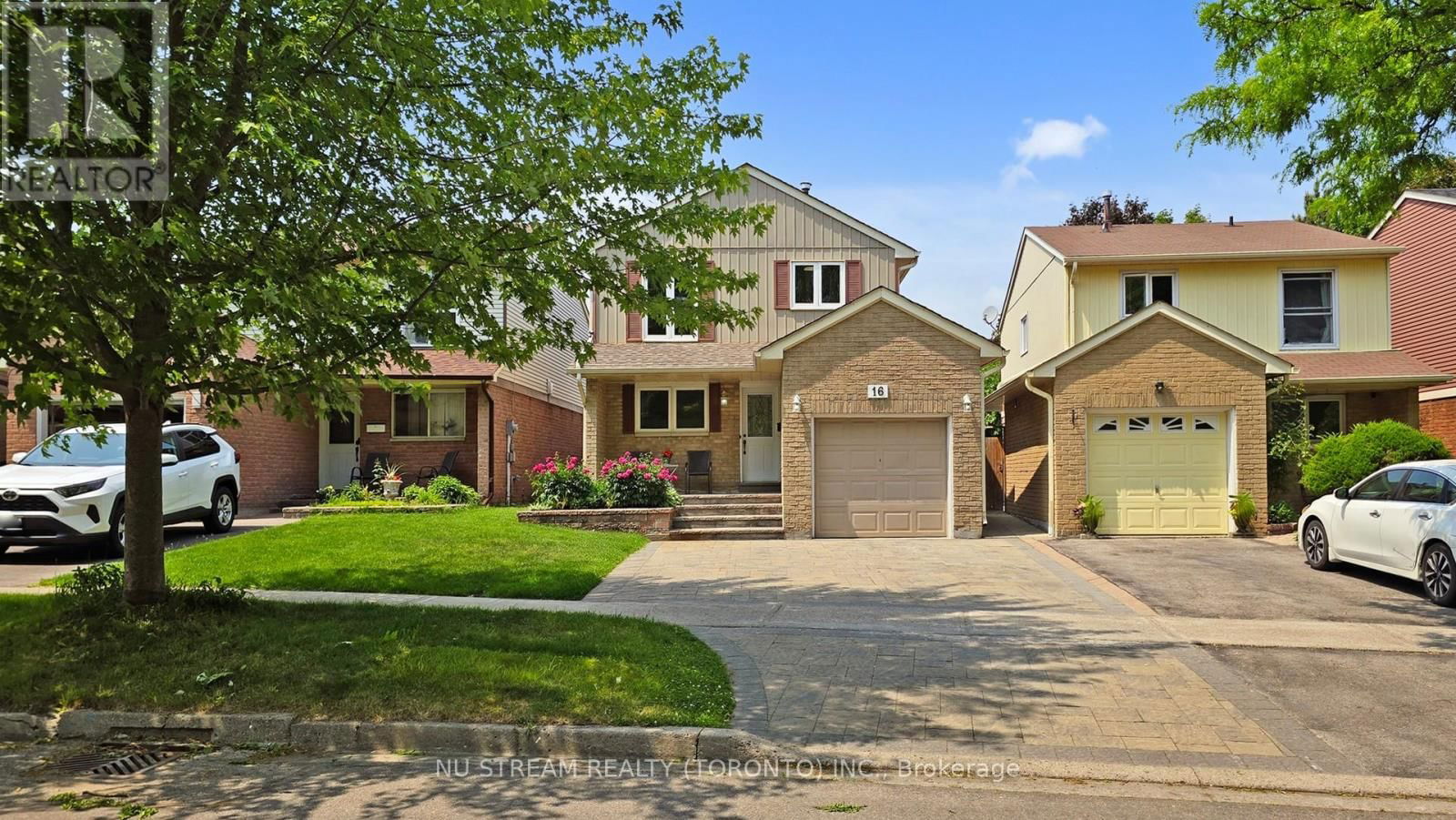 16 CARONIA SQUARE Image 1