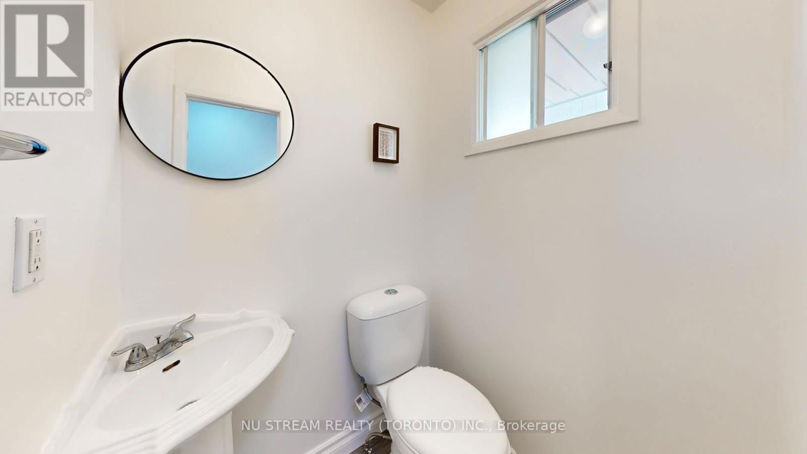 16 CARONIA SQUARE Image 19