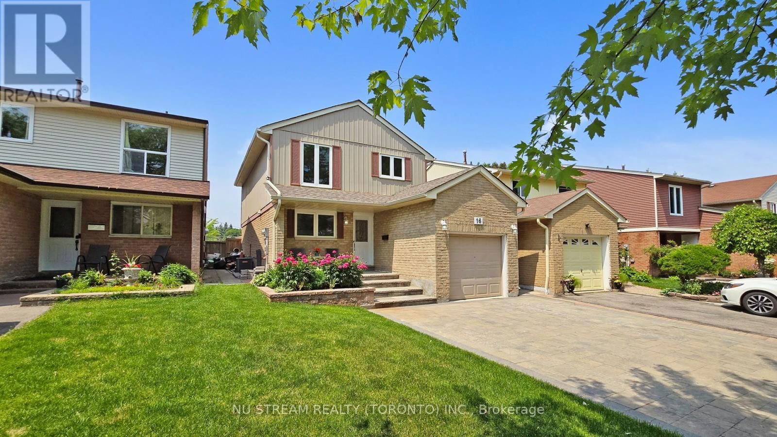 16 CARONIA SQUARE Image 2