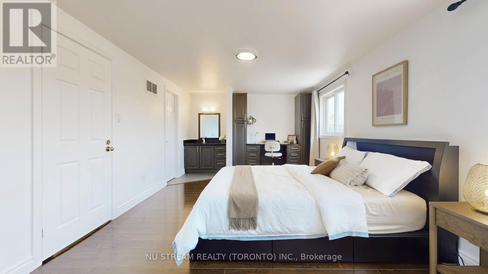 16 CARONIA SQUARE Image 21