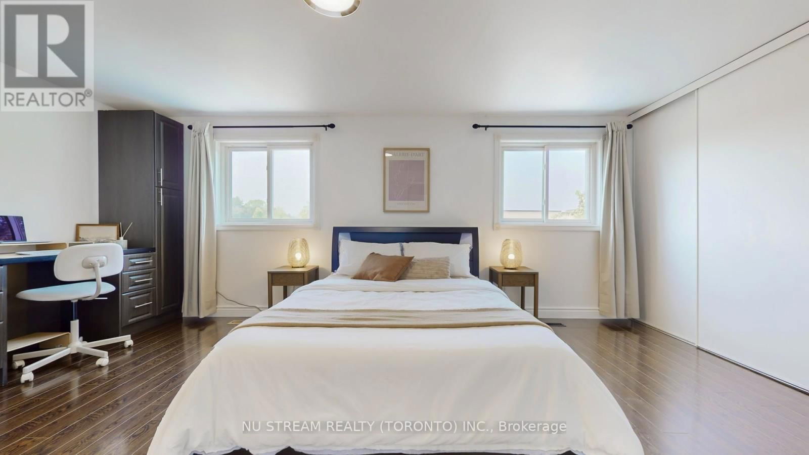 16 CARONIA SQUARE Image 22