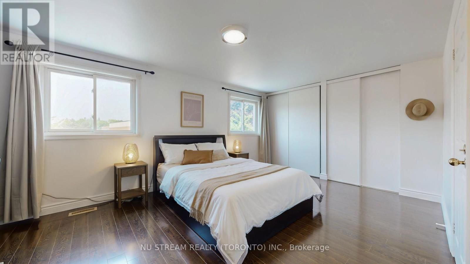 16 CARONIA SQUARE Image 23