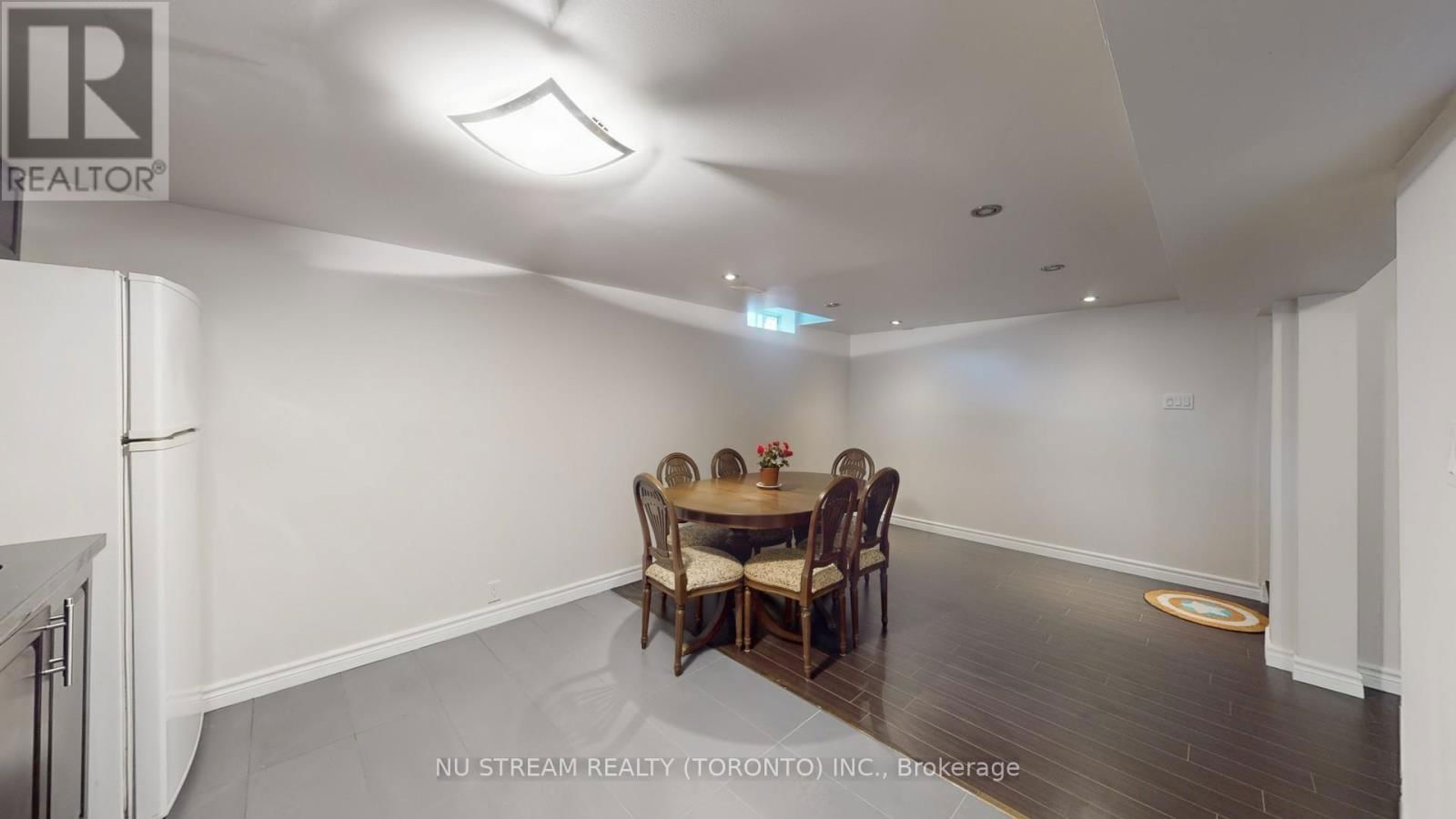 16 CARONIA SQUARE Image 34