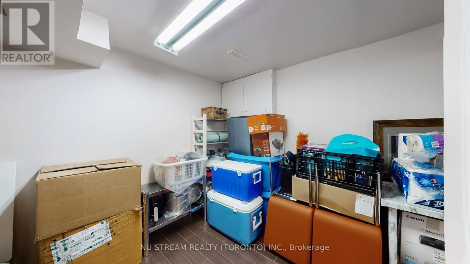 16 CARONIA SQUARE Image 35