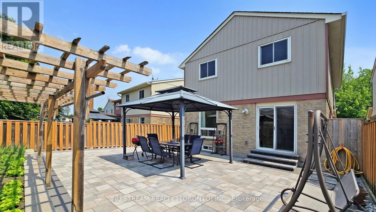 16 CARONIA SQUARE Image 38