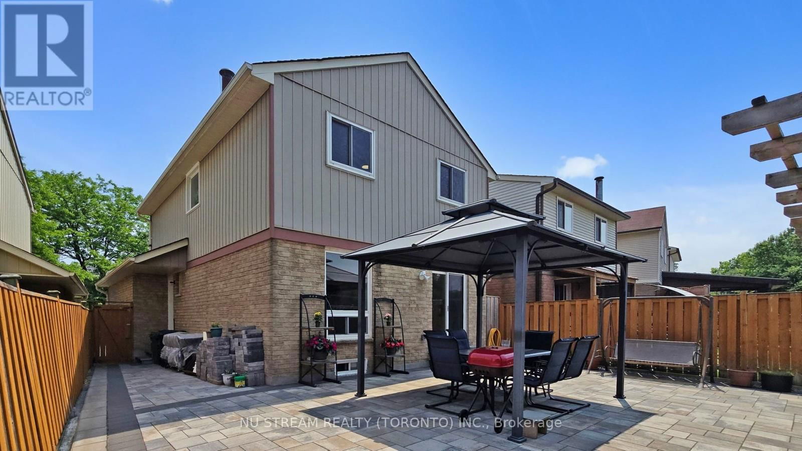 16 CARONIA SQUARE Image 39