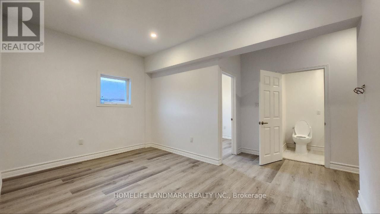 3 - 325 SIMCOE STREET SOUTH Image 11