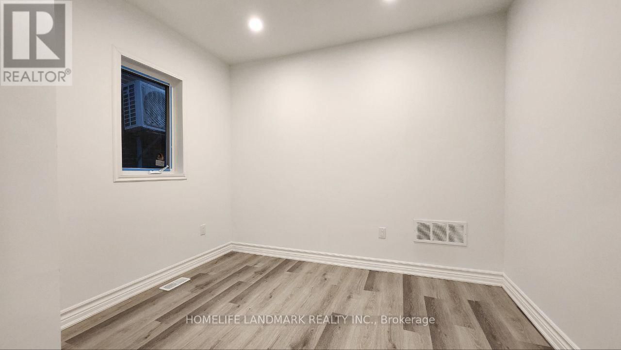 3 - 325 SIMCOE STREET SOUTH Image 7