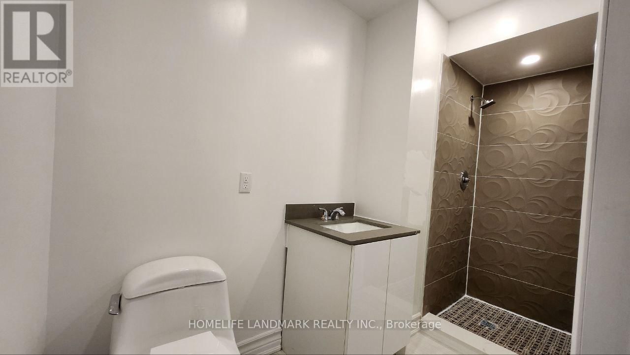 3 - 325 SIMCOE STREET SOUTH Image 8