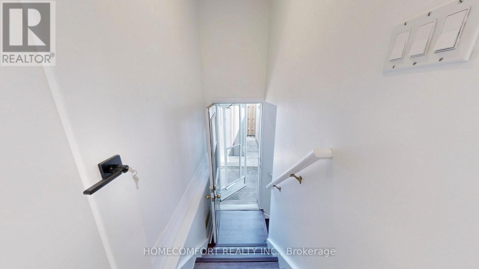 34 CROSLAND DRIVE Image 25