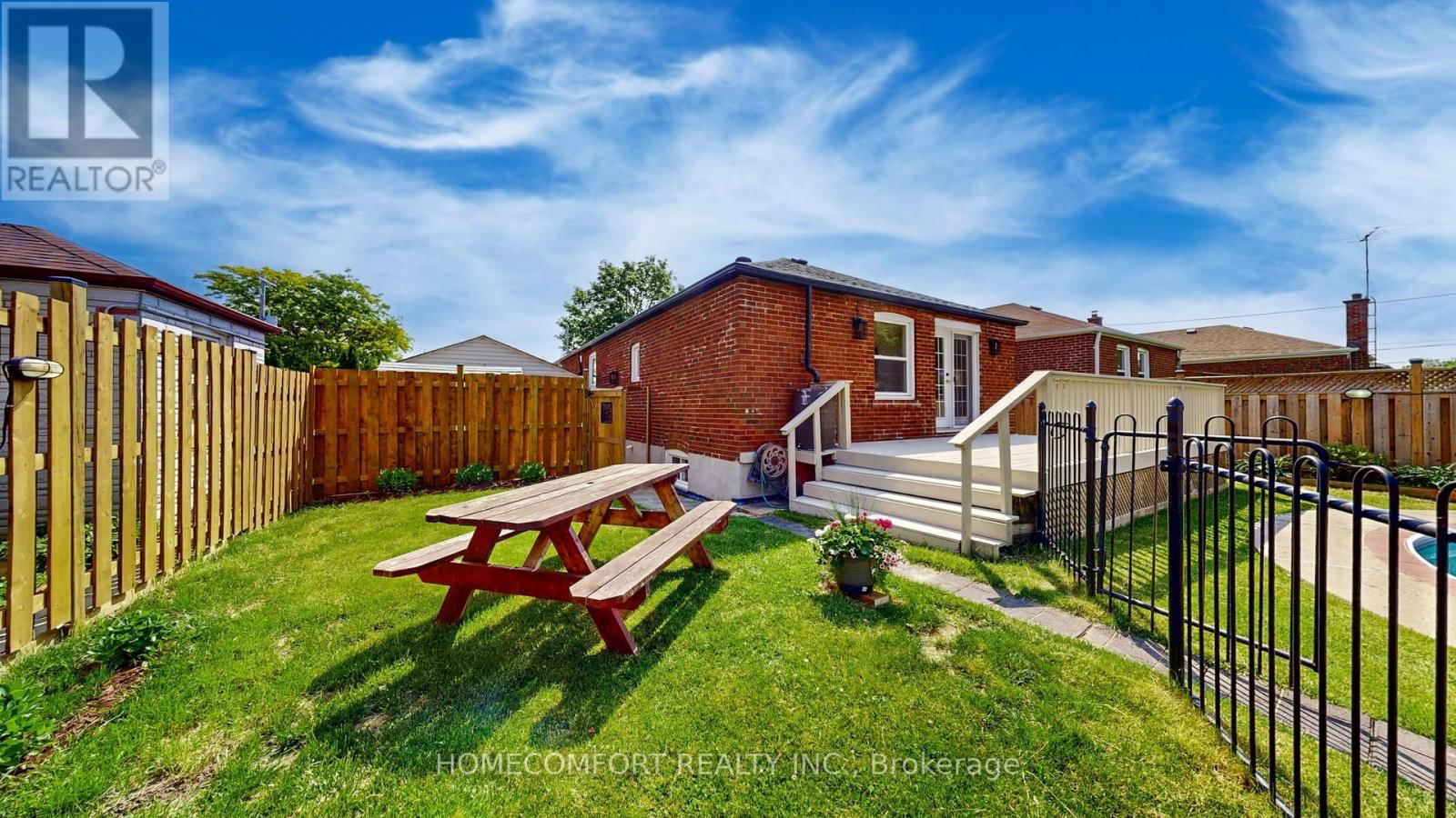 34 CROSLAND DRIVE Image 40
