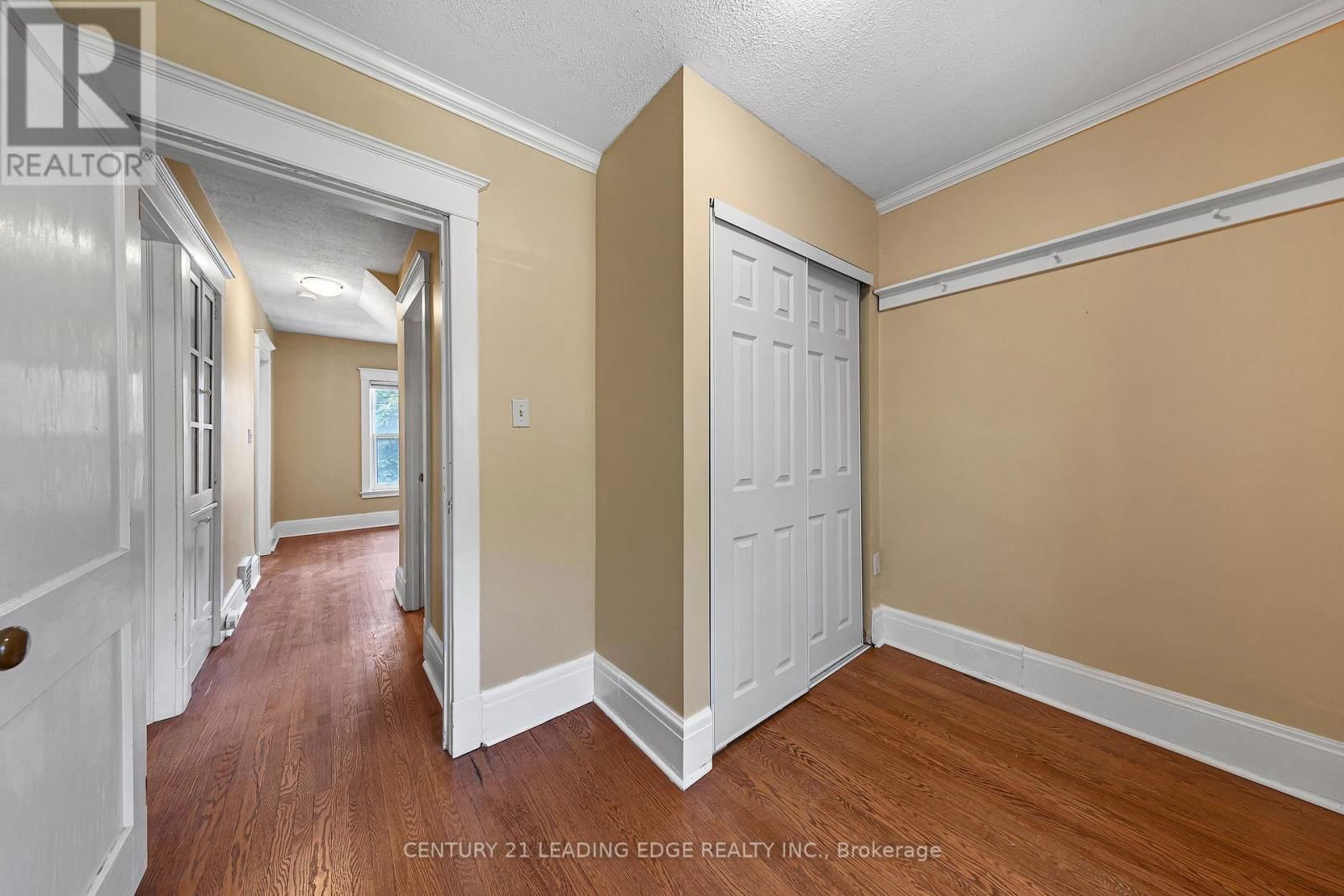 75 OSHAWA BOULEVARD NORTH Image 16